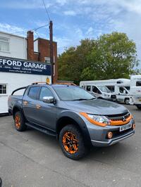 MITSUBISHI L200