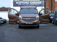 VAUXHALL VIVARO