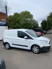 FORD TRANSIT COURIER